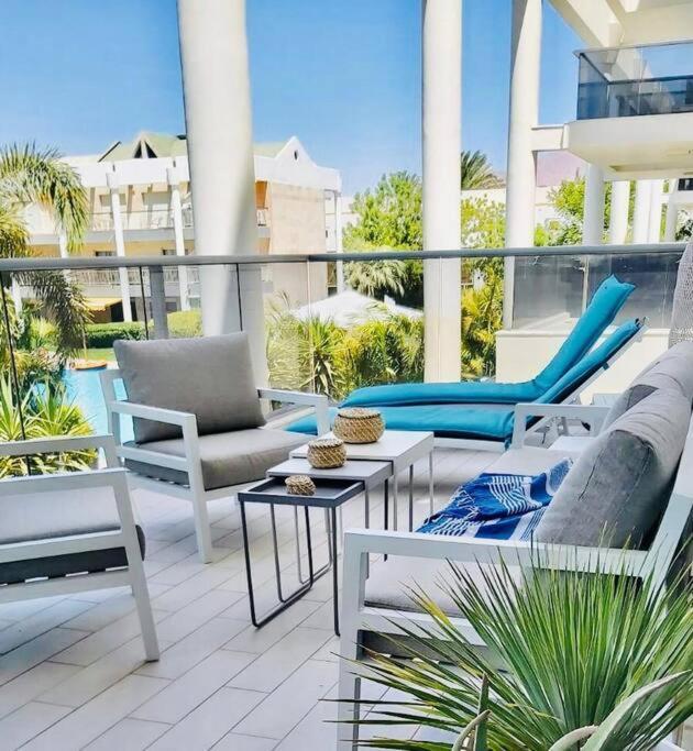 Garden And Pool At Royal Park Apartment Eilat